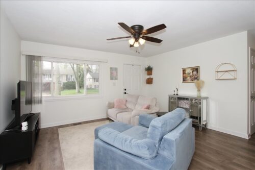 814 Oriole Drive, Streamwood, IL