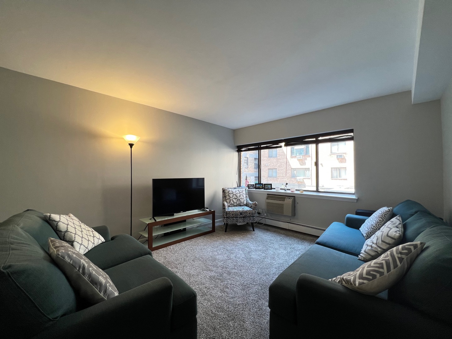 3620 N Pine Grove Avenue #204, Chicago, IL
