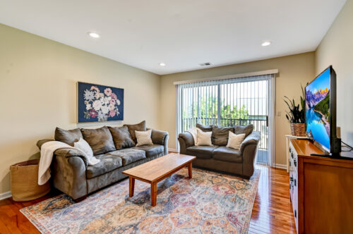 7000 Barrington Court #204, Woodridge, IL