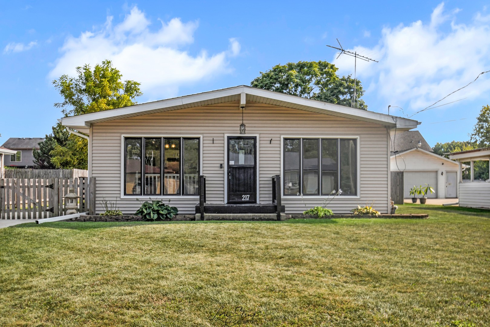 217 Sherman Avenue, Montgomery, IL