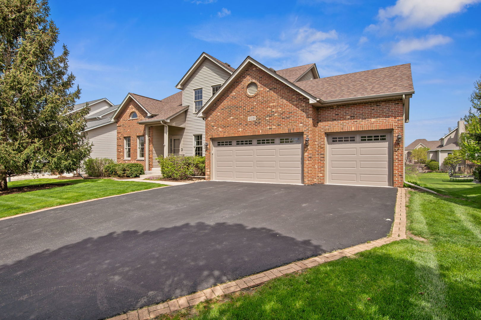 415 Sudbury Circle, Oswego, IL