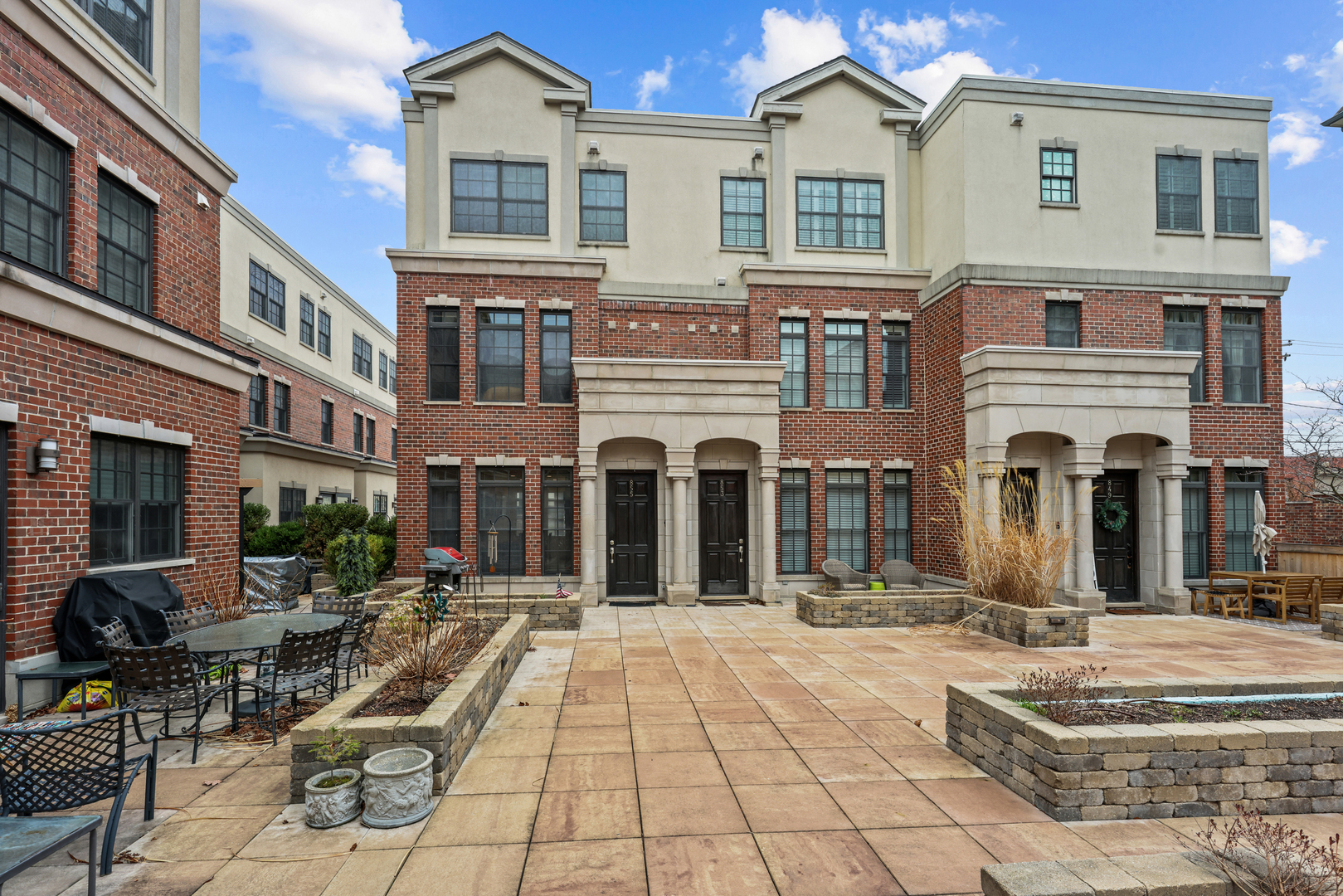 855 Laurel Avenue, Highland Park, IL