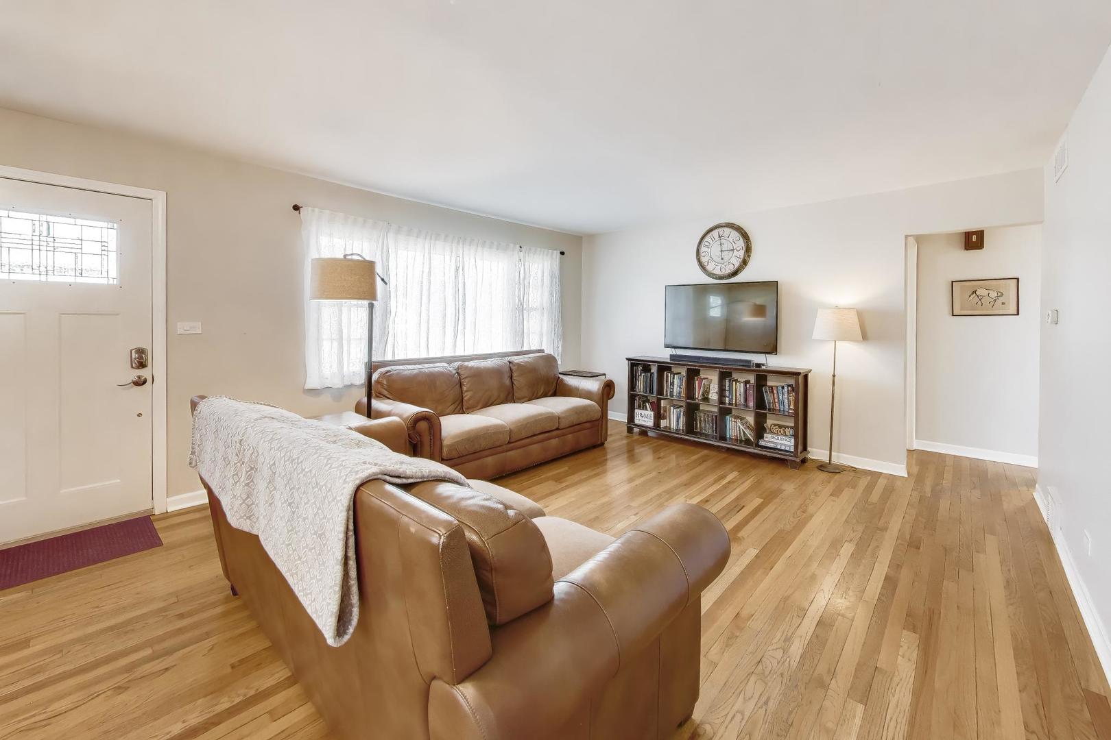 798 S Linden Avenue, Elmhurst, IL