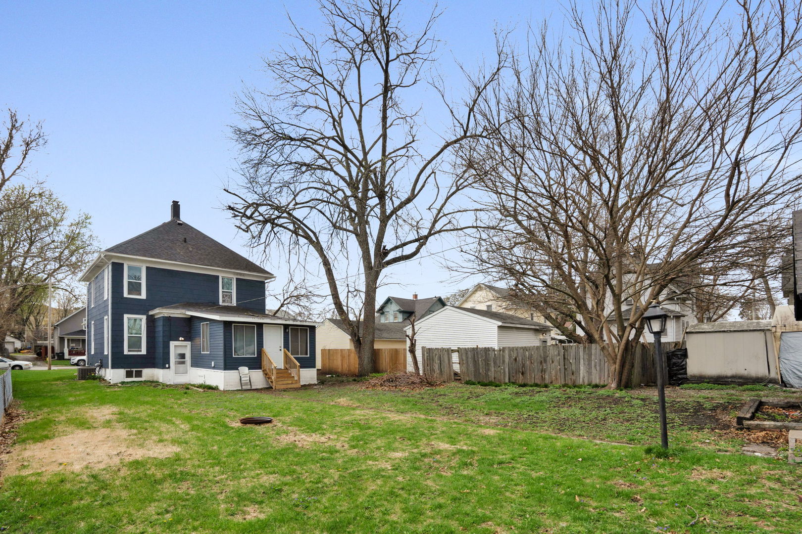 1446 W High Street, Davenport, IA