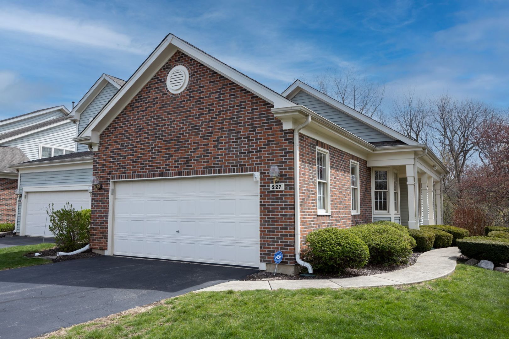 227 Parktrail Court, Schaumburg, IL