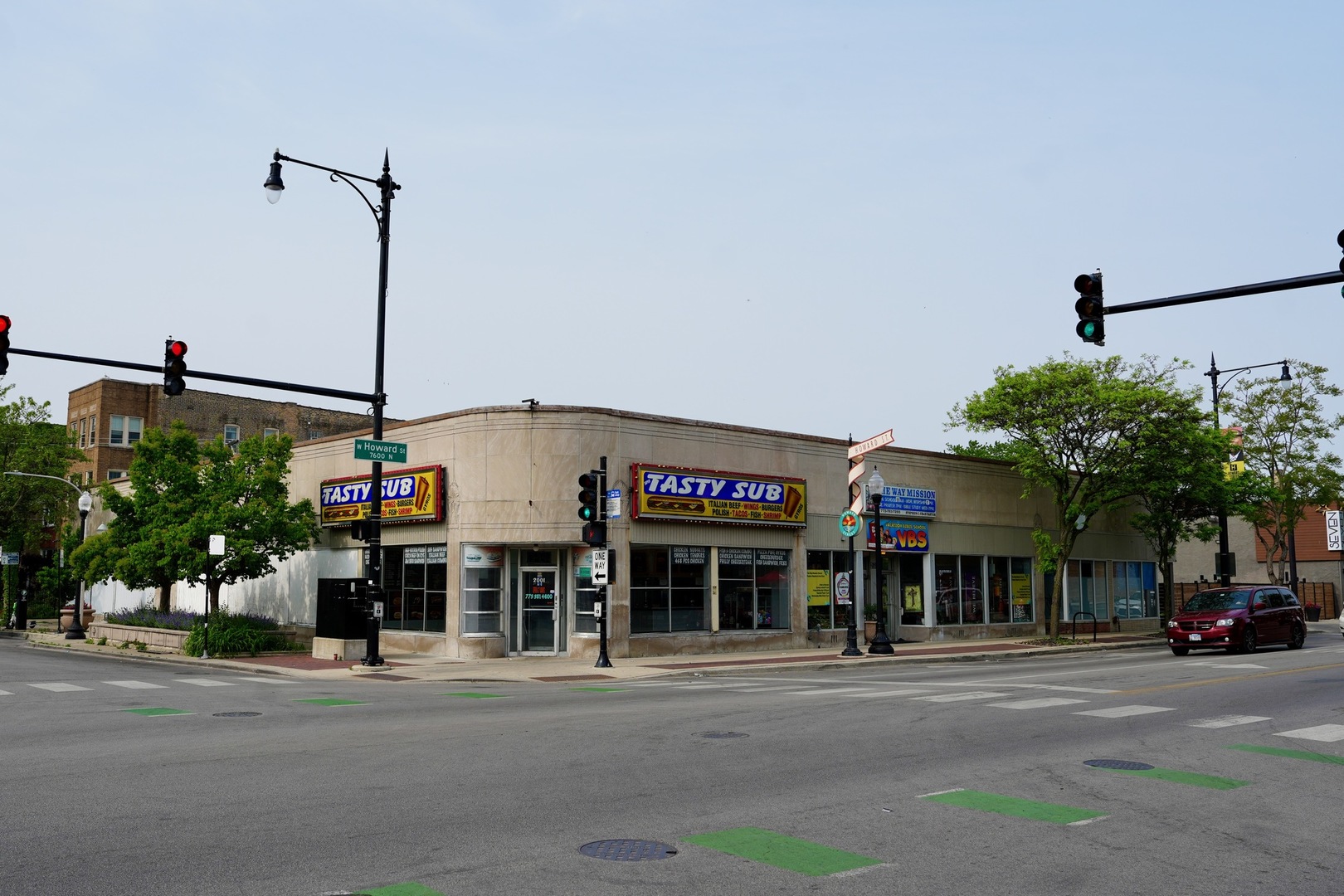 2001 W Howard Street, Chicago, IL