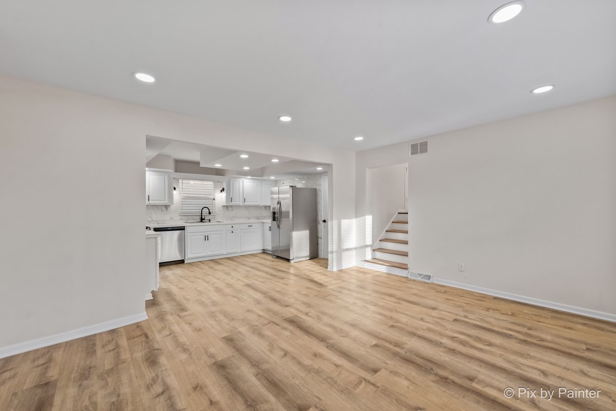 1019 Maple Street, Lake In The Hills, IL