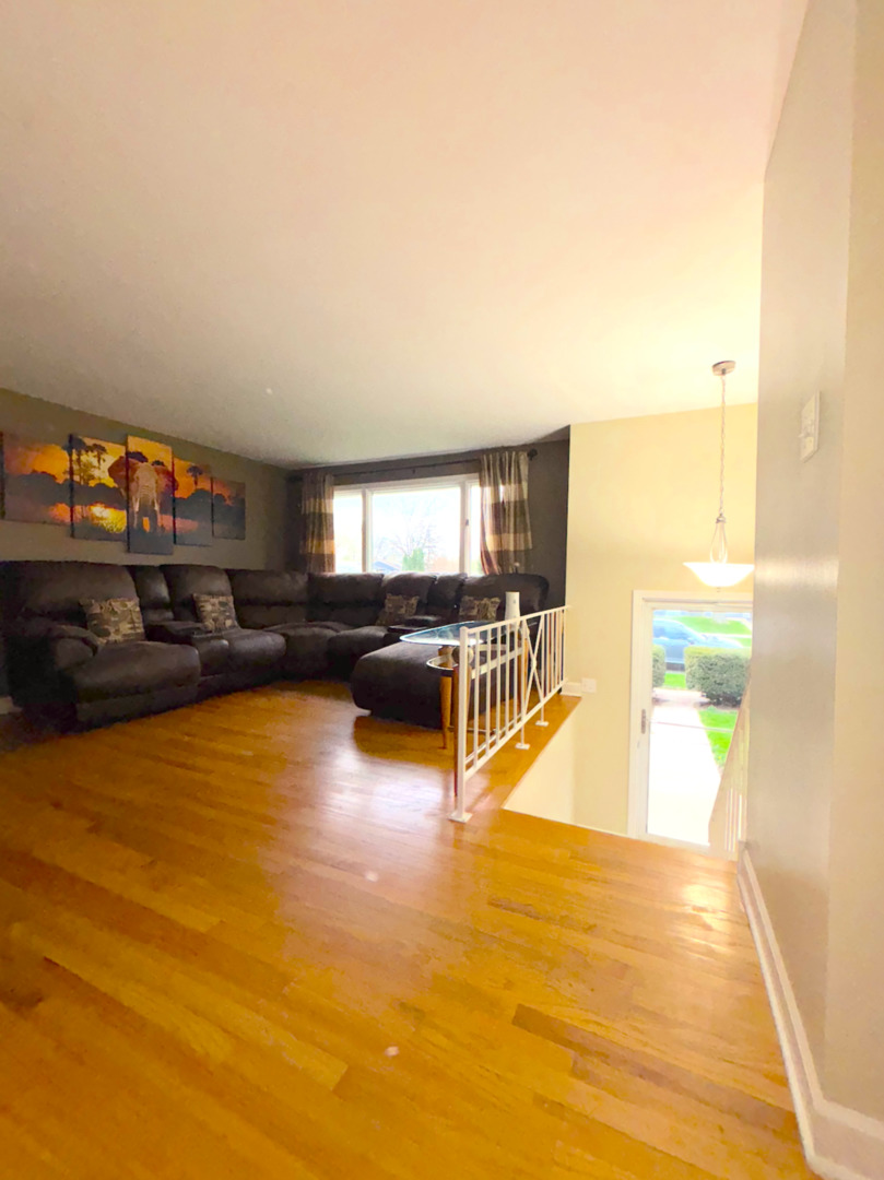 347 E Center Street, Glenwood, IL