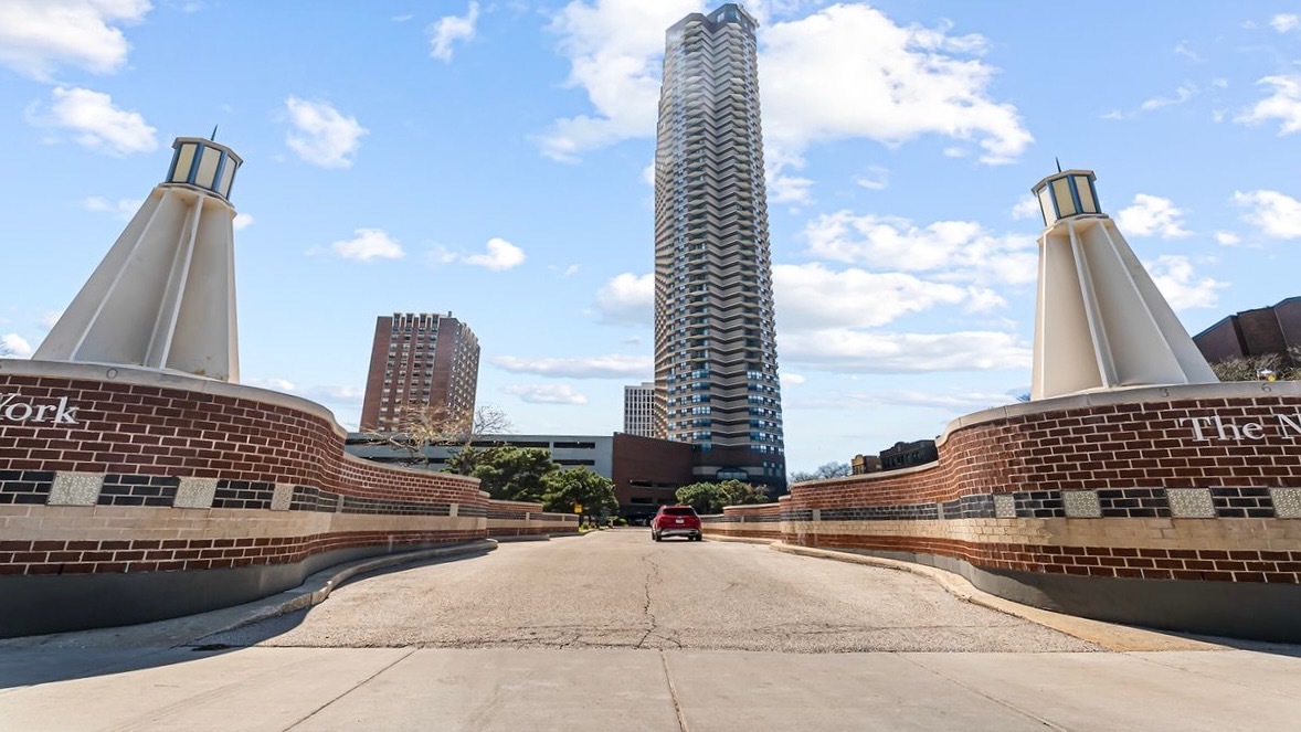 3660 N LAKE SHORE Drive #2203, Chicago, IL