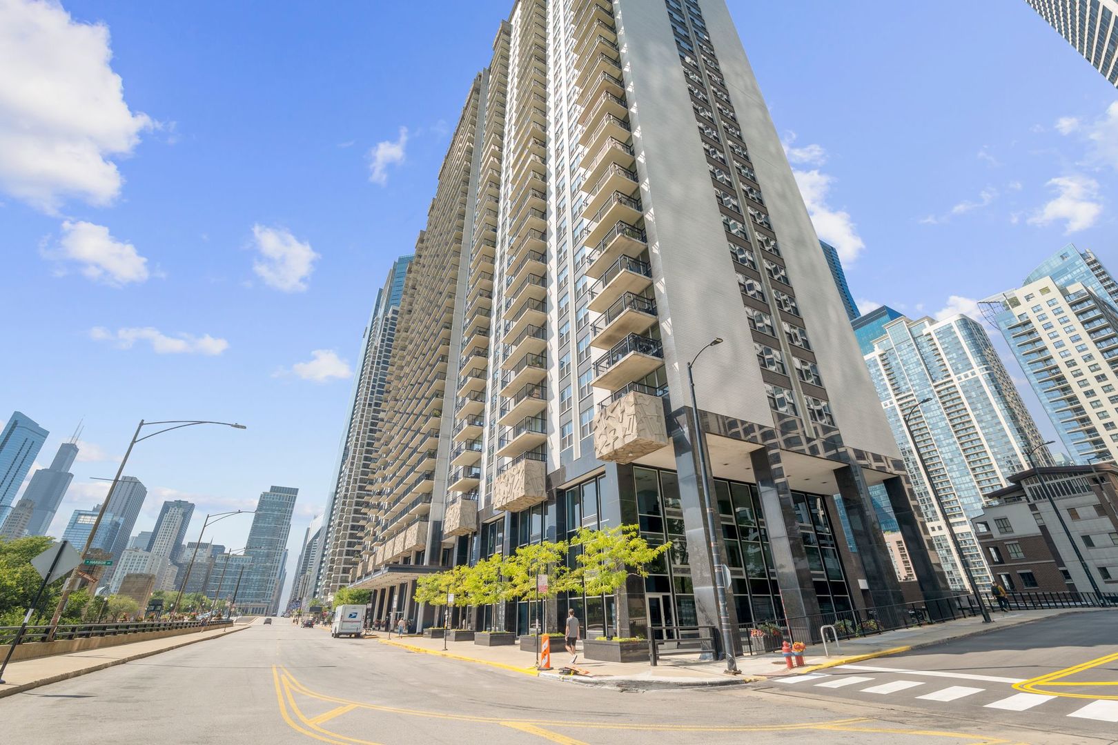 400 E RANDOLPH Street #2225, Chicago, IL