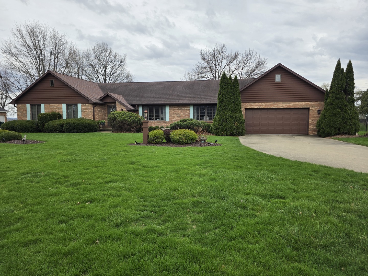 47 Carriage Hill Court, Sterling, IL