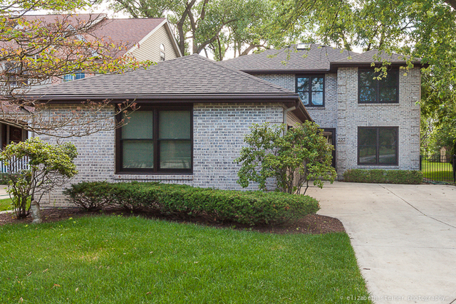 223 Woodstock Avenue, Clarendon Hills, IL