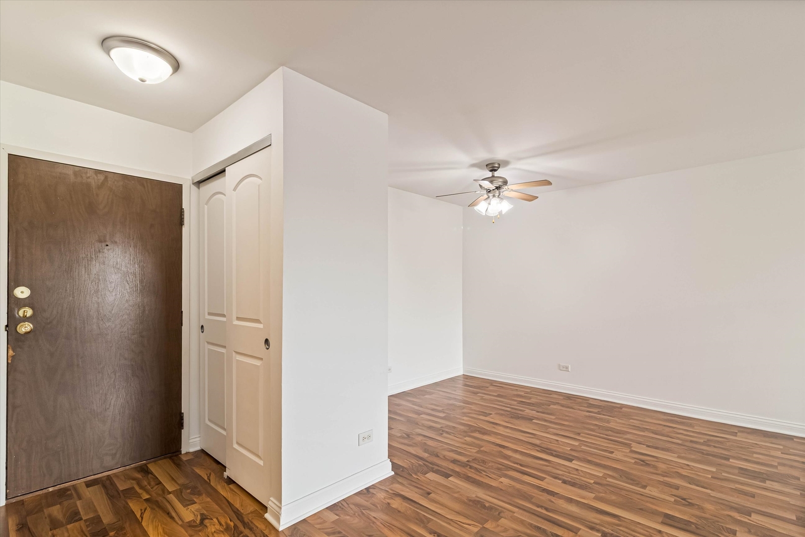 945 E Kenilworth Avenue #419, Palatine, IL