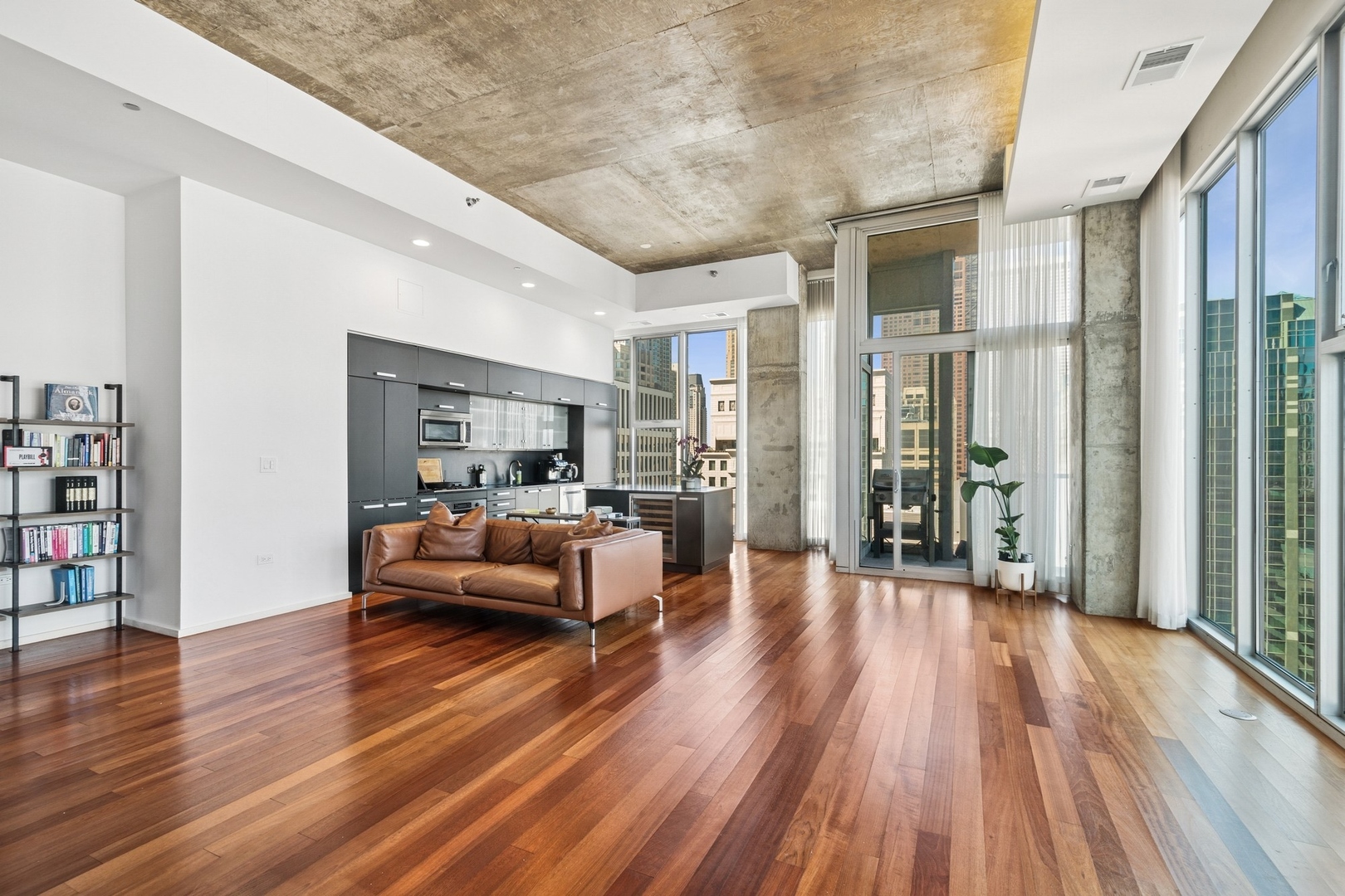 550 N Saint Clair Street #2601, Chicago, IL