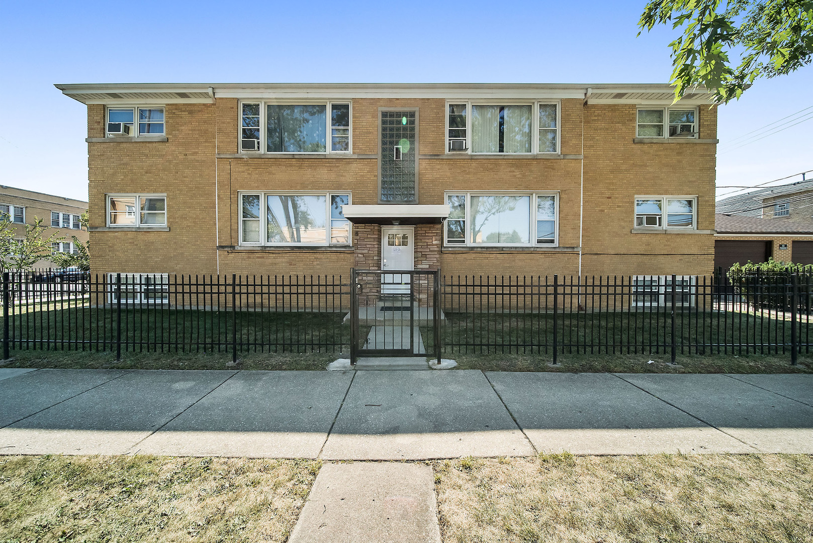 5201 W Wellington Avenue #2E, Chicago, IL