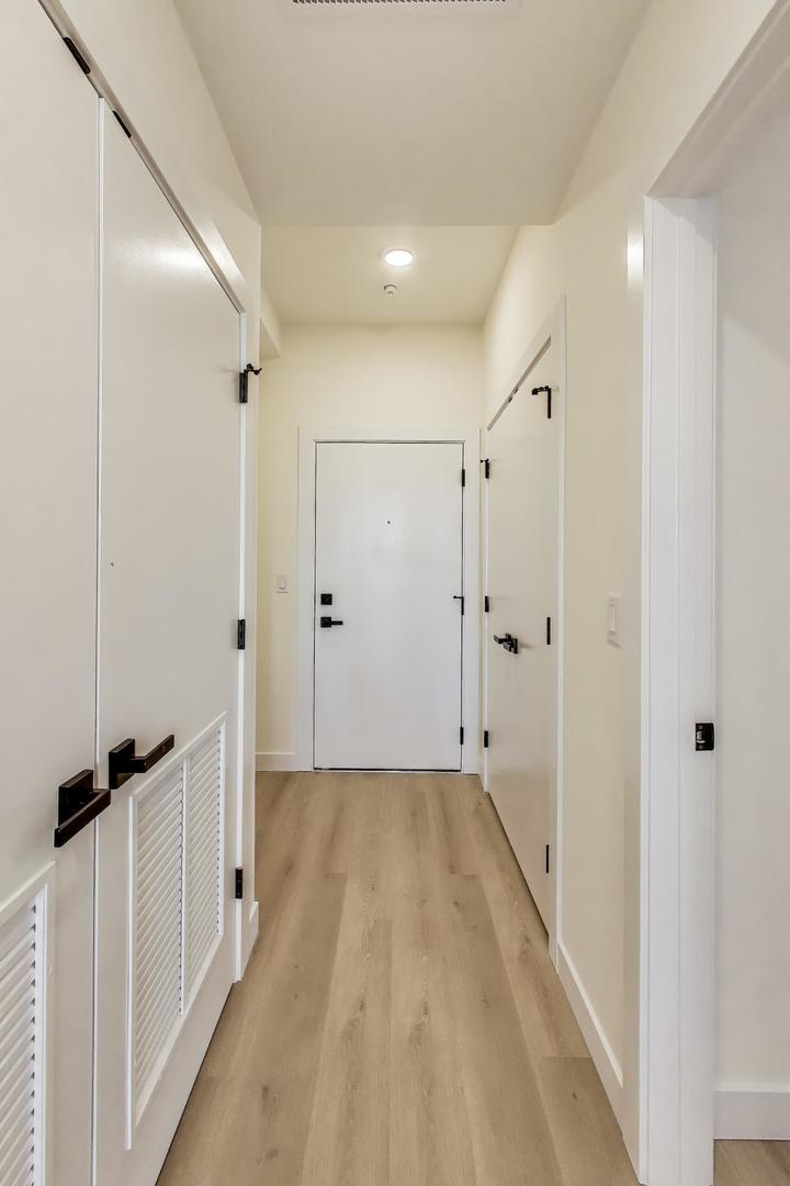 1950 W Lawrence Avenue #301, Chicago, IL