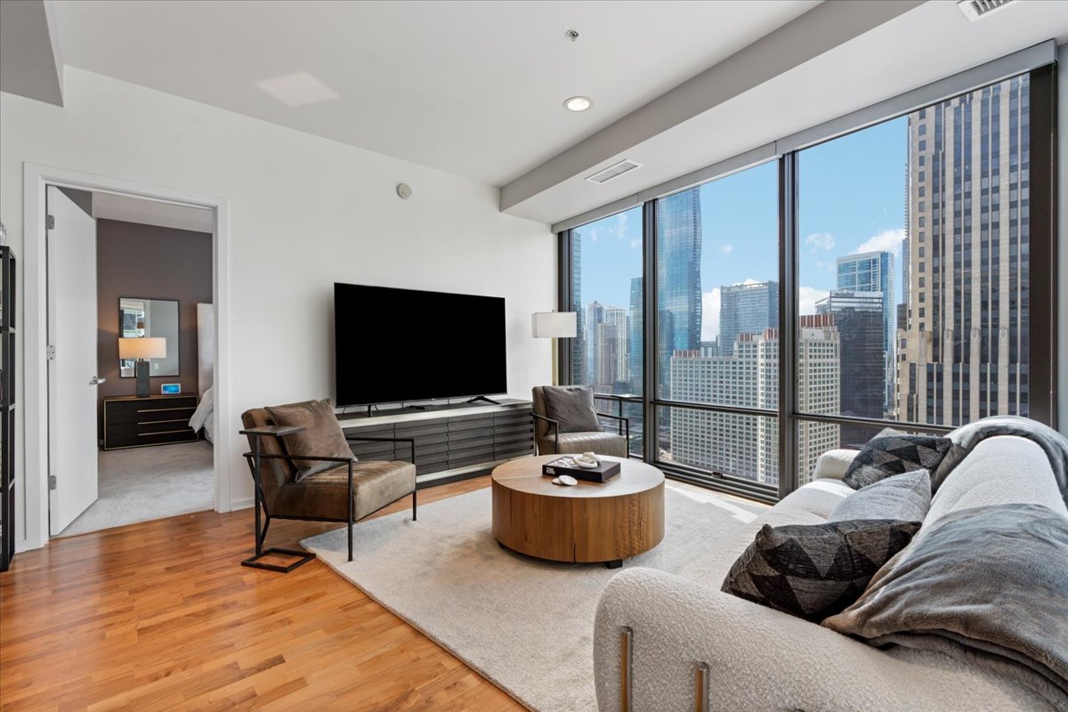 240 E Illinois Street #2401, Chicago, IL
