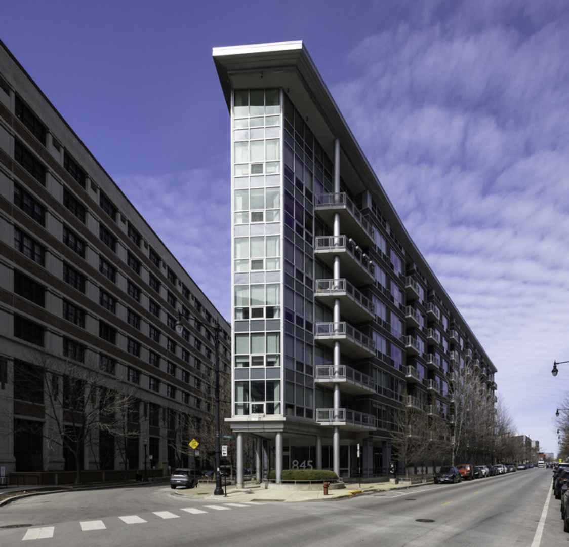 845 N Kingsbury Street #412, Chicago, IL