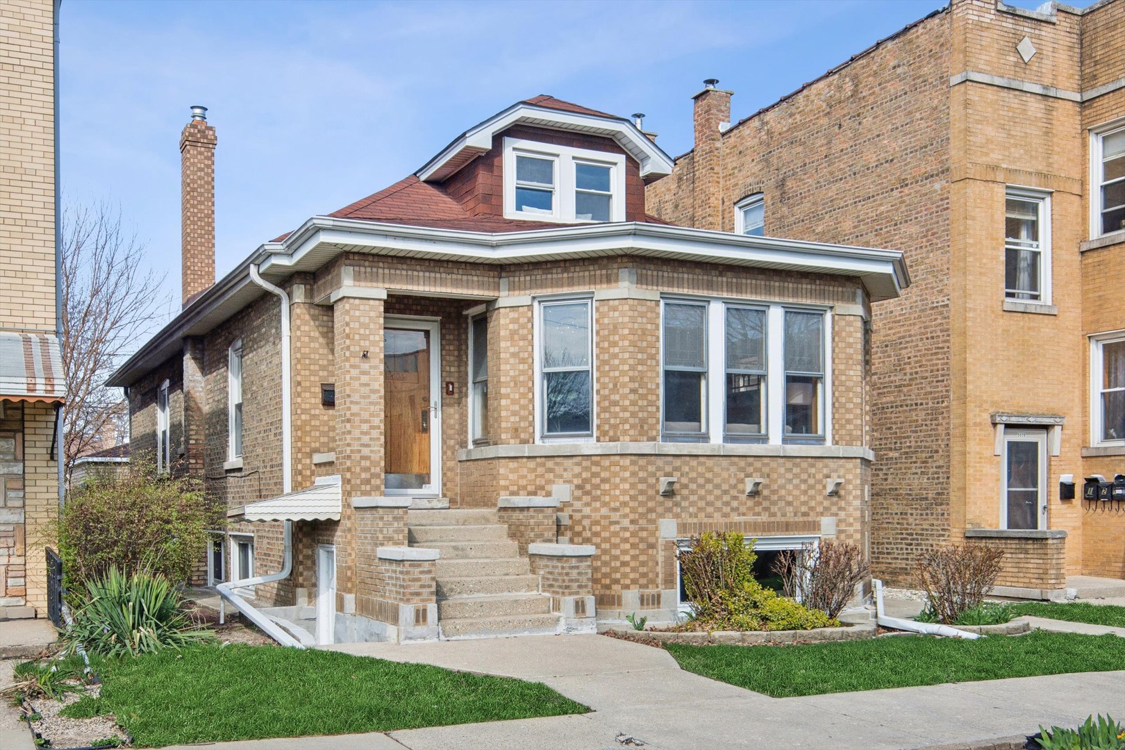 5604 N Mango Avenue, Chicago, IL