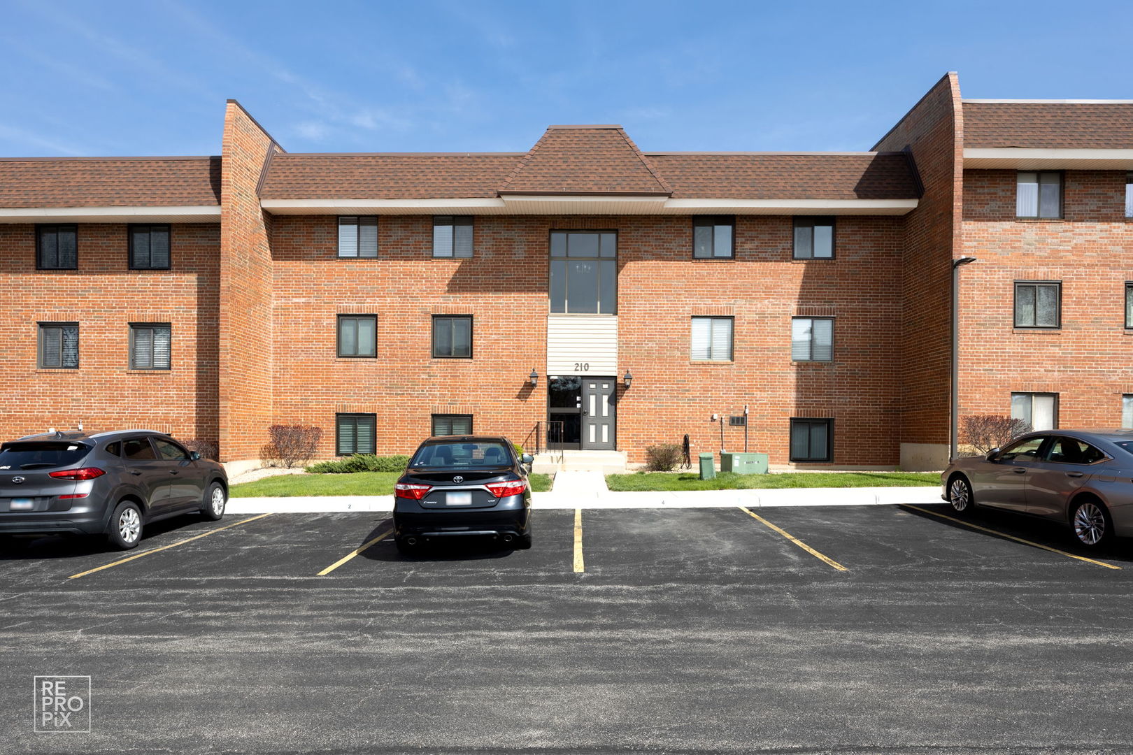 210 E Fountainview Lane #3A, Lombard, IL