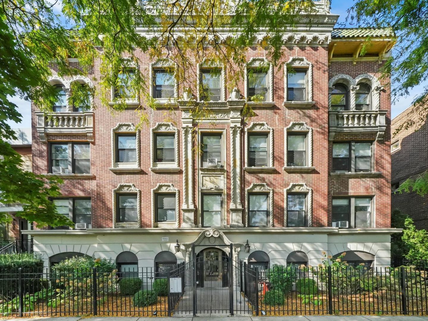 1742 N Humboldt Boulevard #302, Chicago, IL