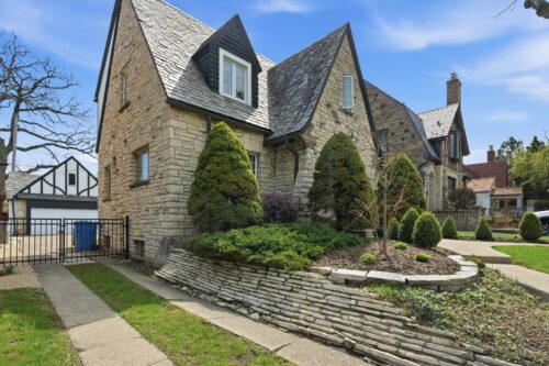 9011 S Leavitt Street, Chicago, IL