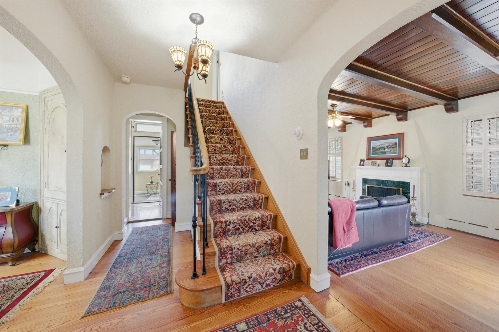 9011 S Leavitt Street, Chicago, IL