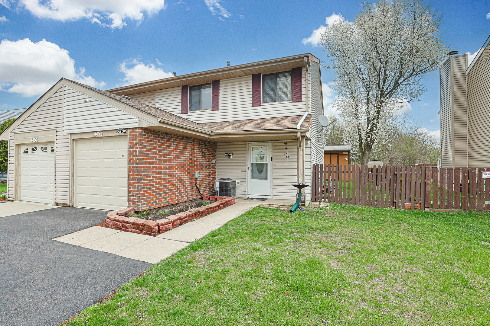 4453 BELL Lane, Hanover Park, IL