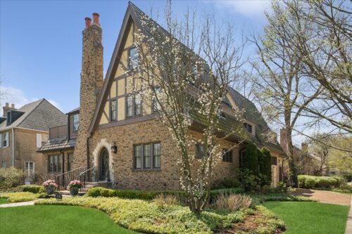 2448 Lincolnwood Drive, Evanston, IL