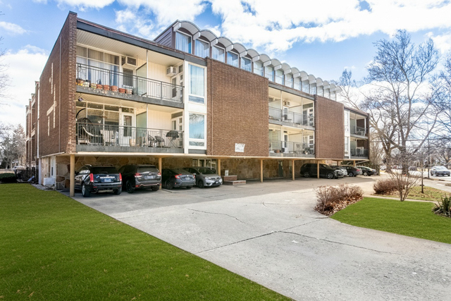 6121 W Higgins Avenue #C2, Chicago, IL