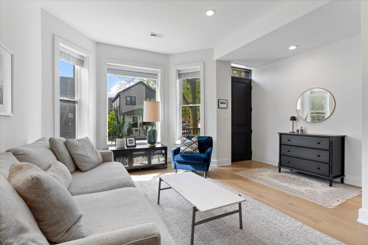 3432 W Belden Avenue #1, Chicago, IL