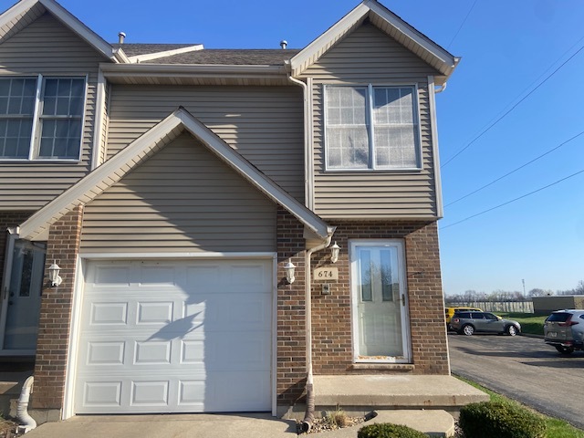 674 S Peace Road, Sycamore, IL