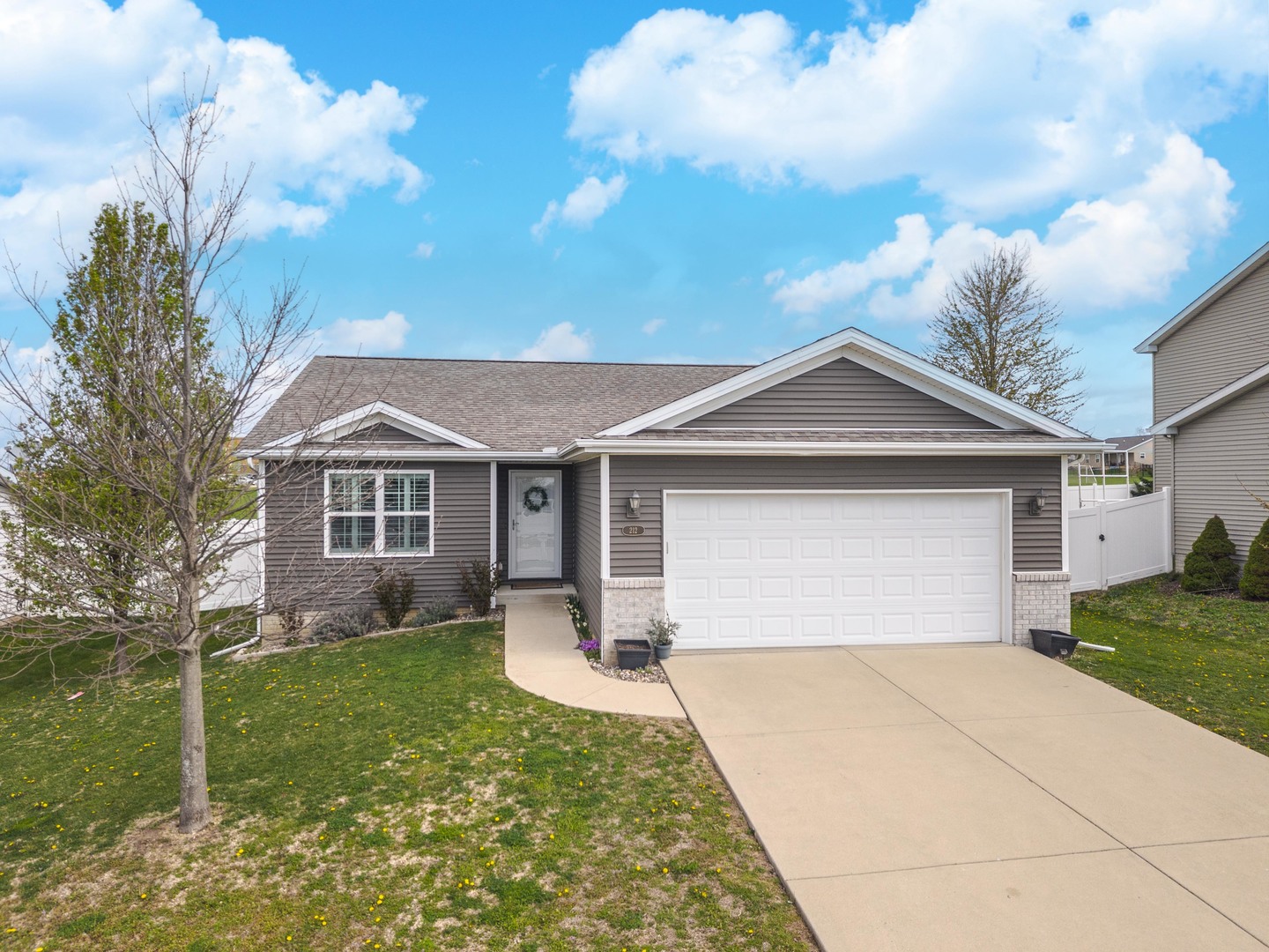 212 Springdale Avenue, Bloomington, IL