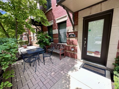 644 W Oak Street, Chicago, IL