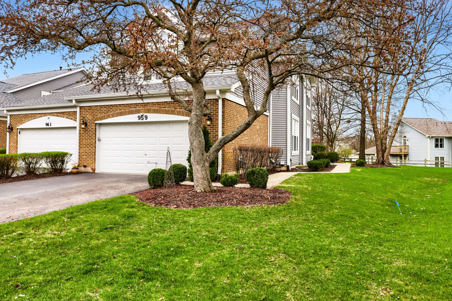 959 Heathrow Lane, Naperville, IL