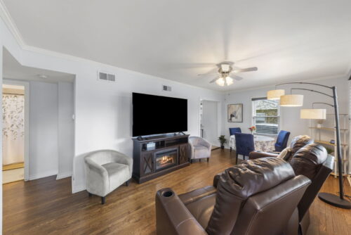 1335 College Avenue, Wheaton, IL