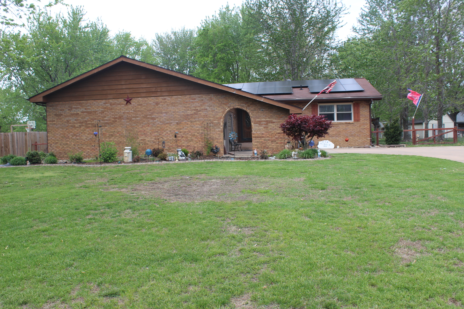 210 Circle Drive #1, Salem, IL