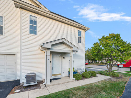 2552 Dickens Drive #2552, Aurora, IL