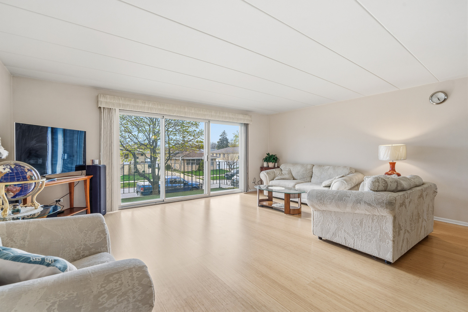 10221 S Komensky Avenue #1E, Oak Lawn, IL