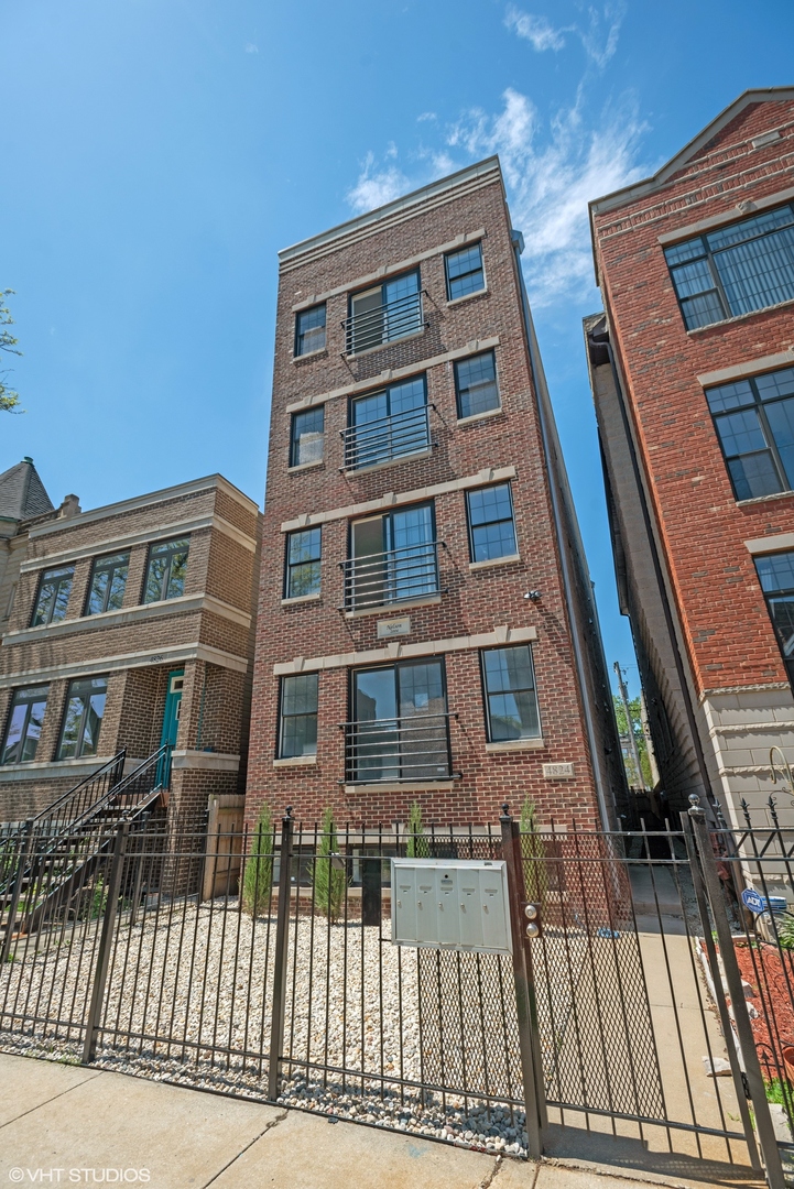 4824 S Champlain Avenue #2, Chicago, IL