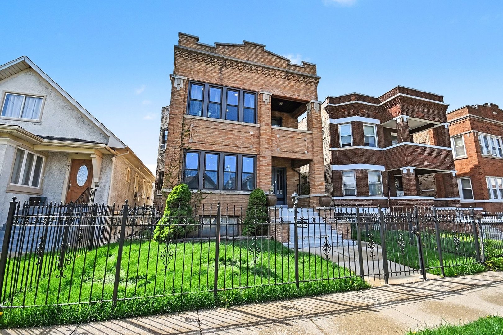 1216 N MASON Avenue, Chicago, IL