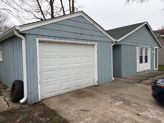 100 Hickory Drive, Carpentersville, IL