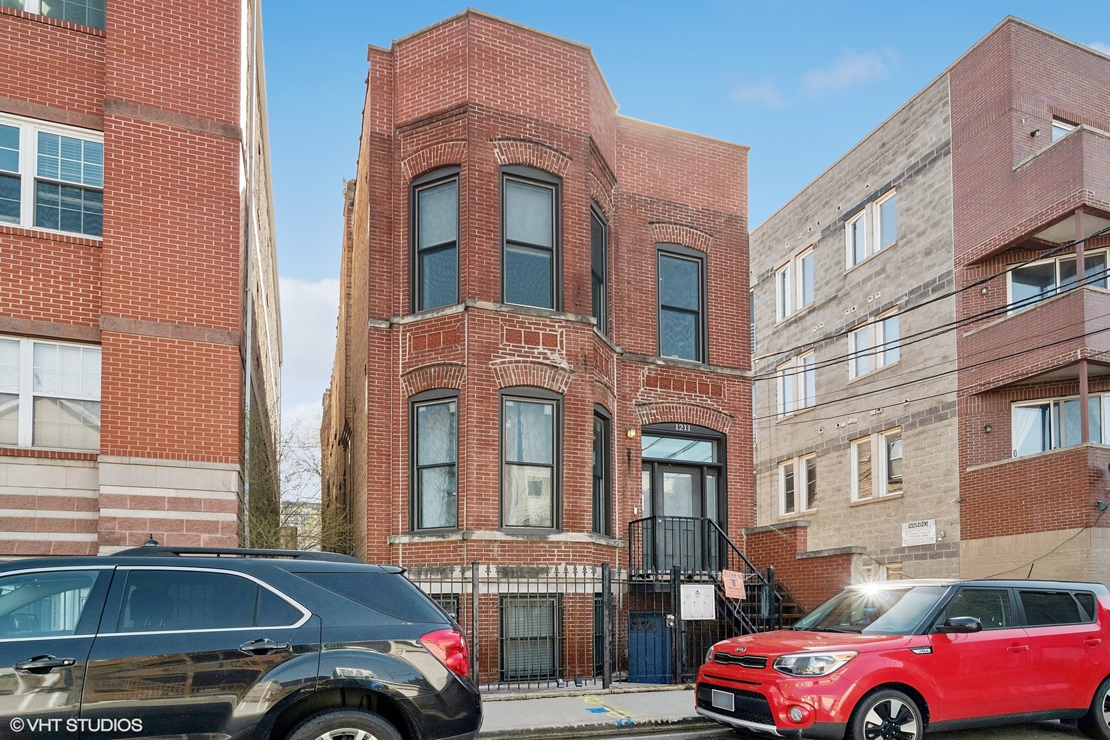 1211 N Honore Street #B, Chicago, IL