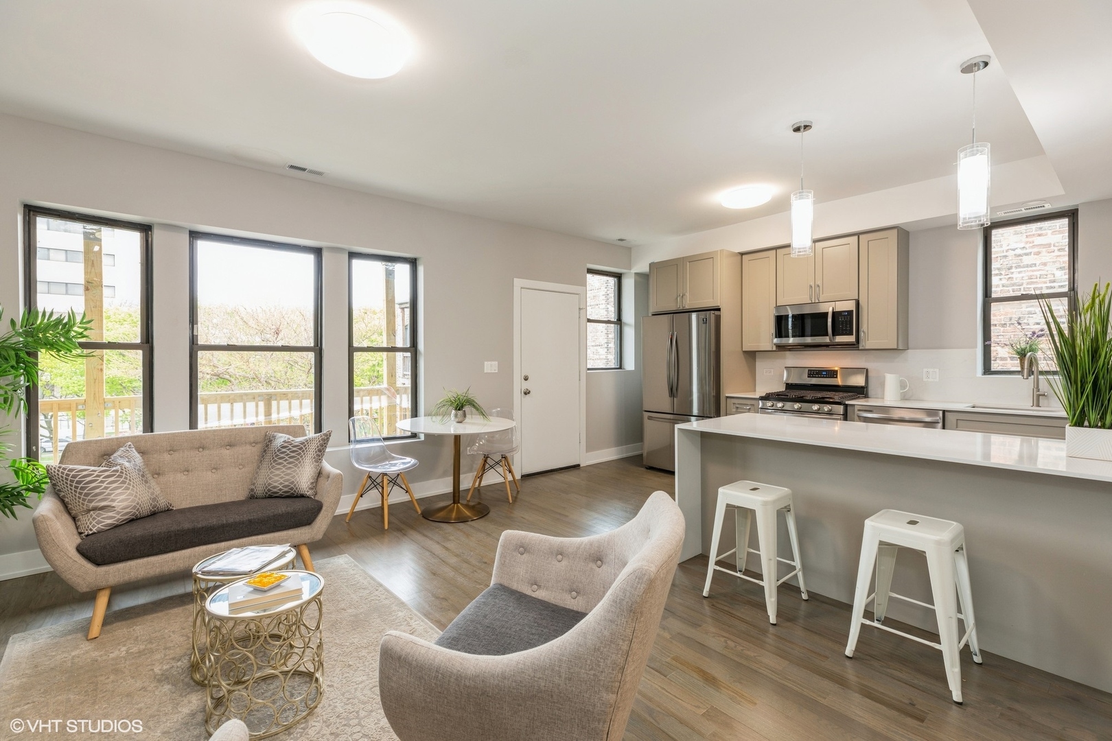 5038 S Saint Lawrence Avenue #2N, Chicago, IL