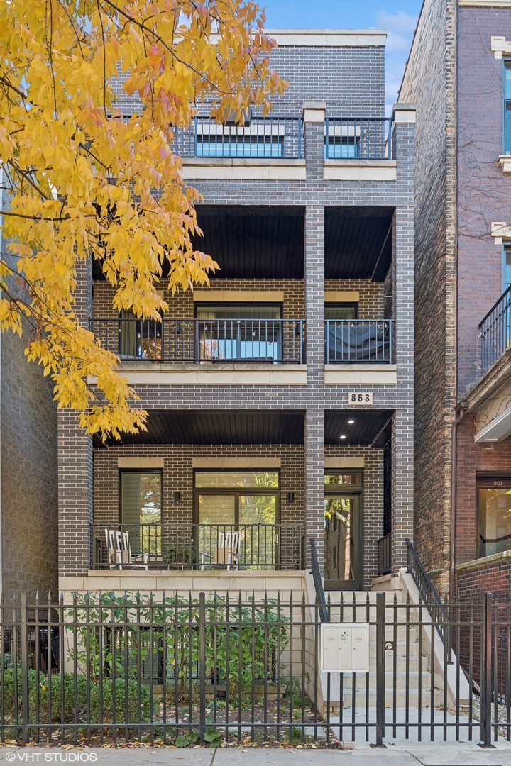 863 W Wrightwood Avenue #3, Chicago, IL
