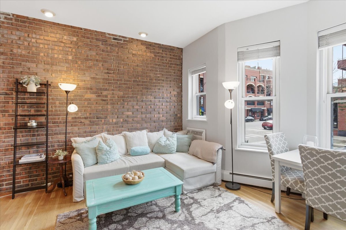802 W GEORGE Street #1, Chicago, IL