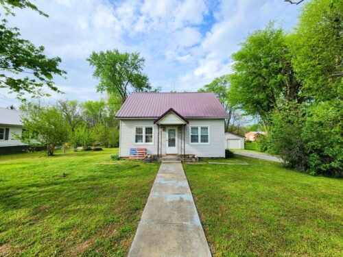 205 W Maple Street, Coulterville, IL