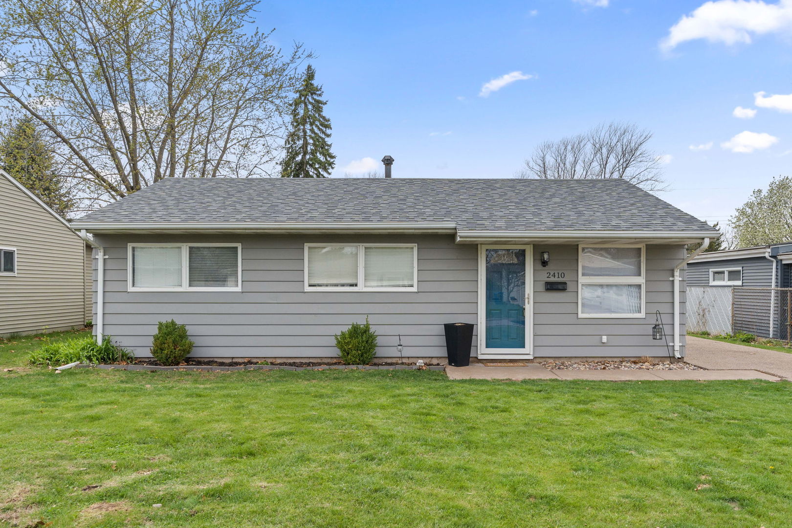 2410 N Michigan Avenue, Davenport, IA