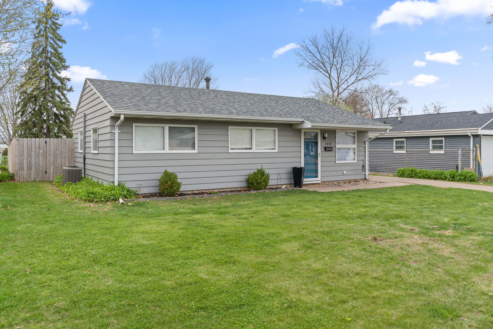 2410 N Michigan Avenue, Davenport, IA