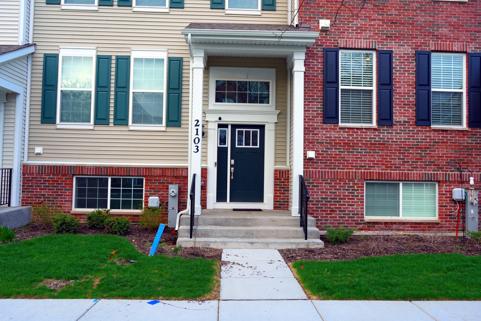 2103 Neubauer Circle, Lindenhurst, IL